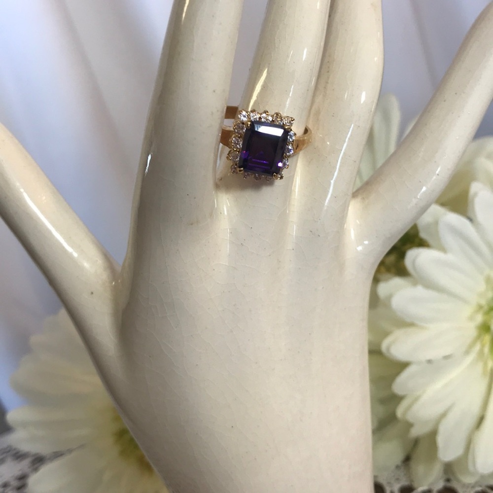 Gold Amethyst Statement Ring - Picture 4 of 5